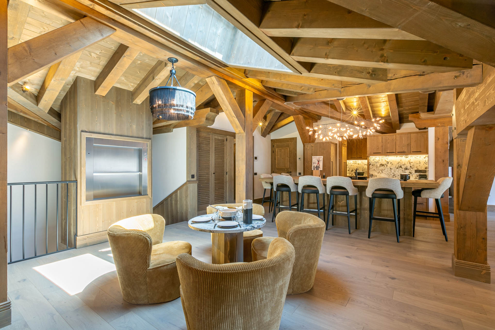 _lv_images__lot_0002340312_05_1454394