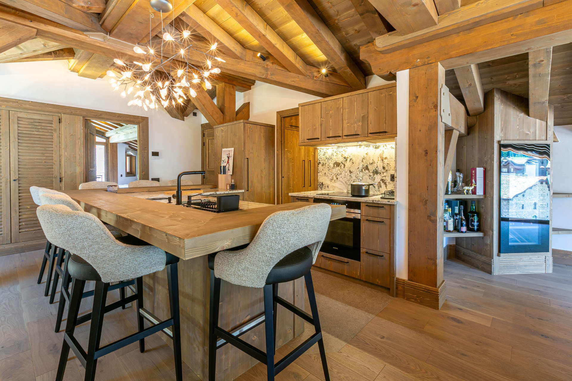 _lv_images__lot_0002340312_09_1454398