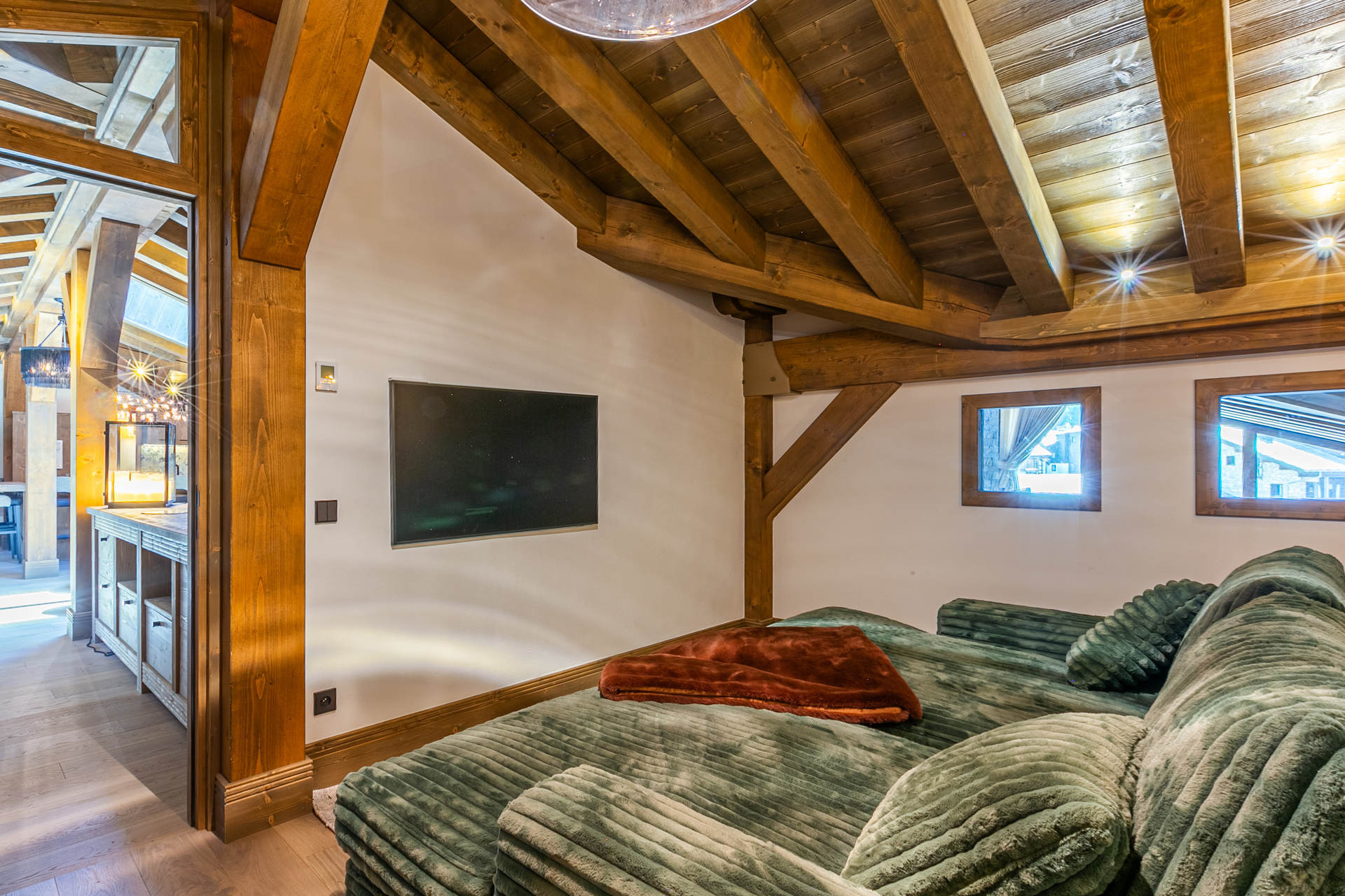 _lv_images__lot_0002340312_11_1454400