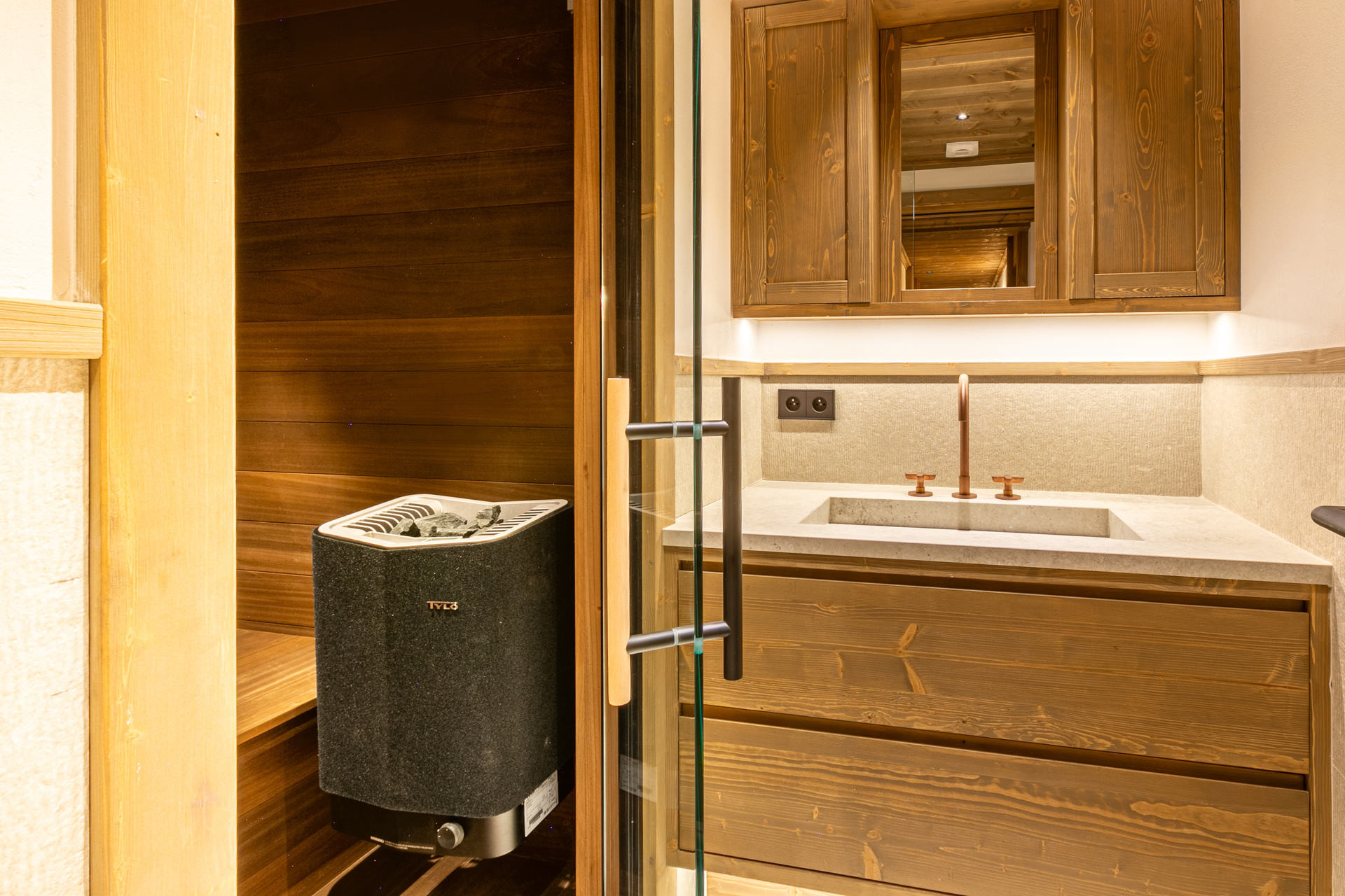 _lv_images__lot_0002340312_12_1454401