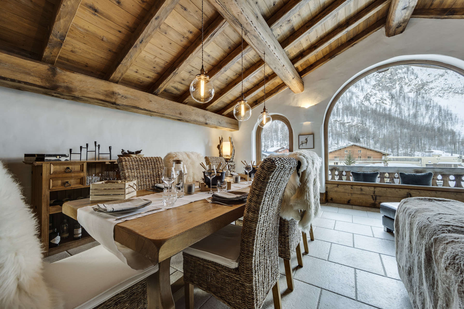 _lv_images__lot_0002340315_03_1454424