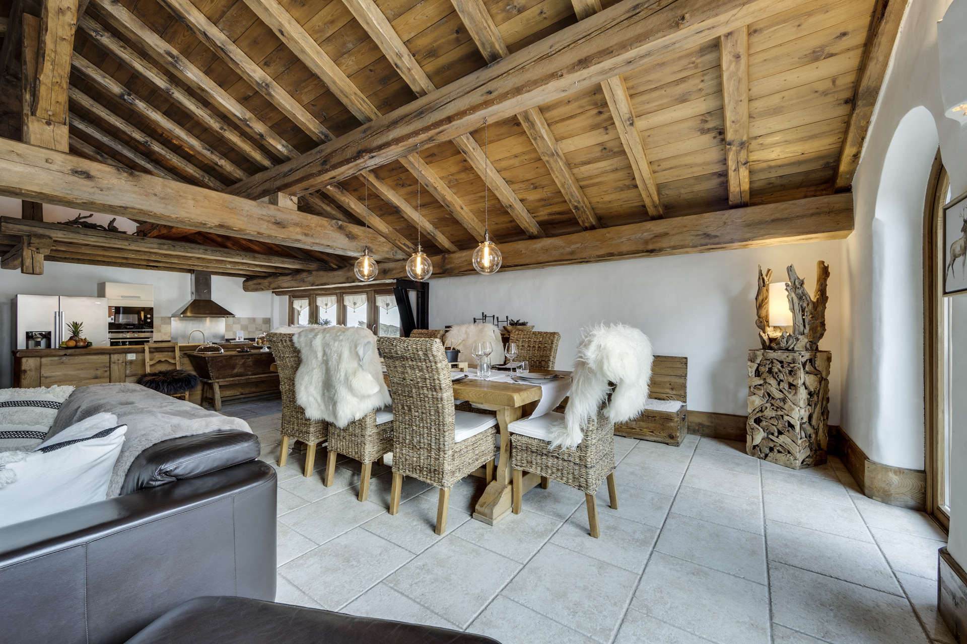 _lv_images__lot_0002340315_05_1454426