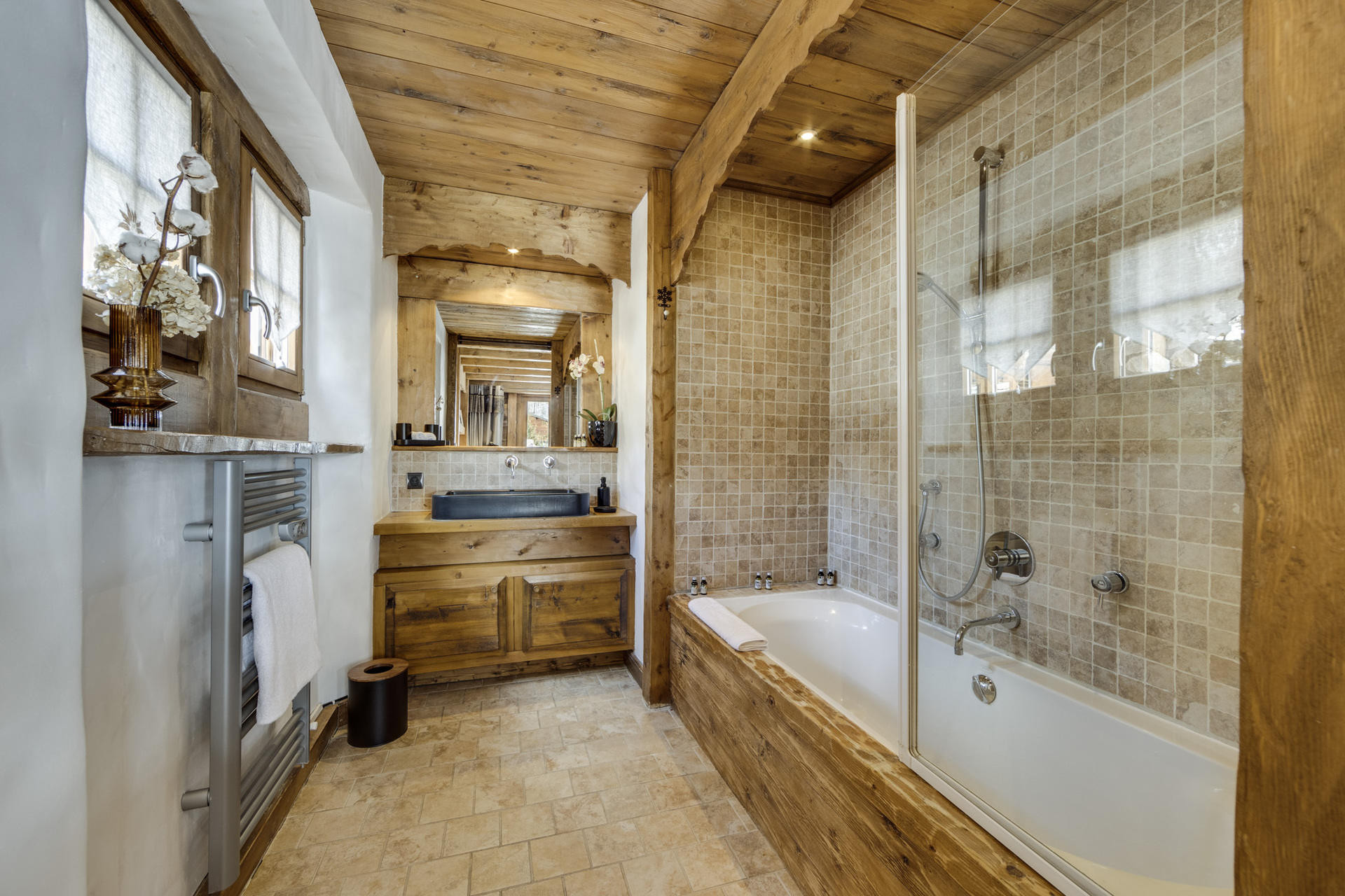 _lv_images__lot_0002340315_15_1454436