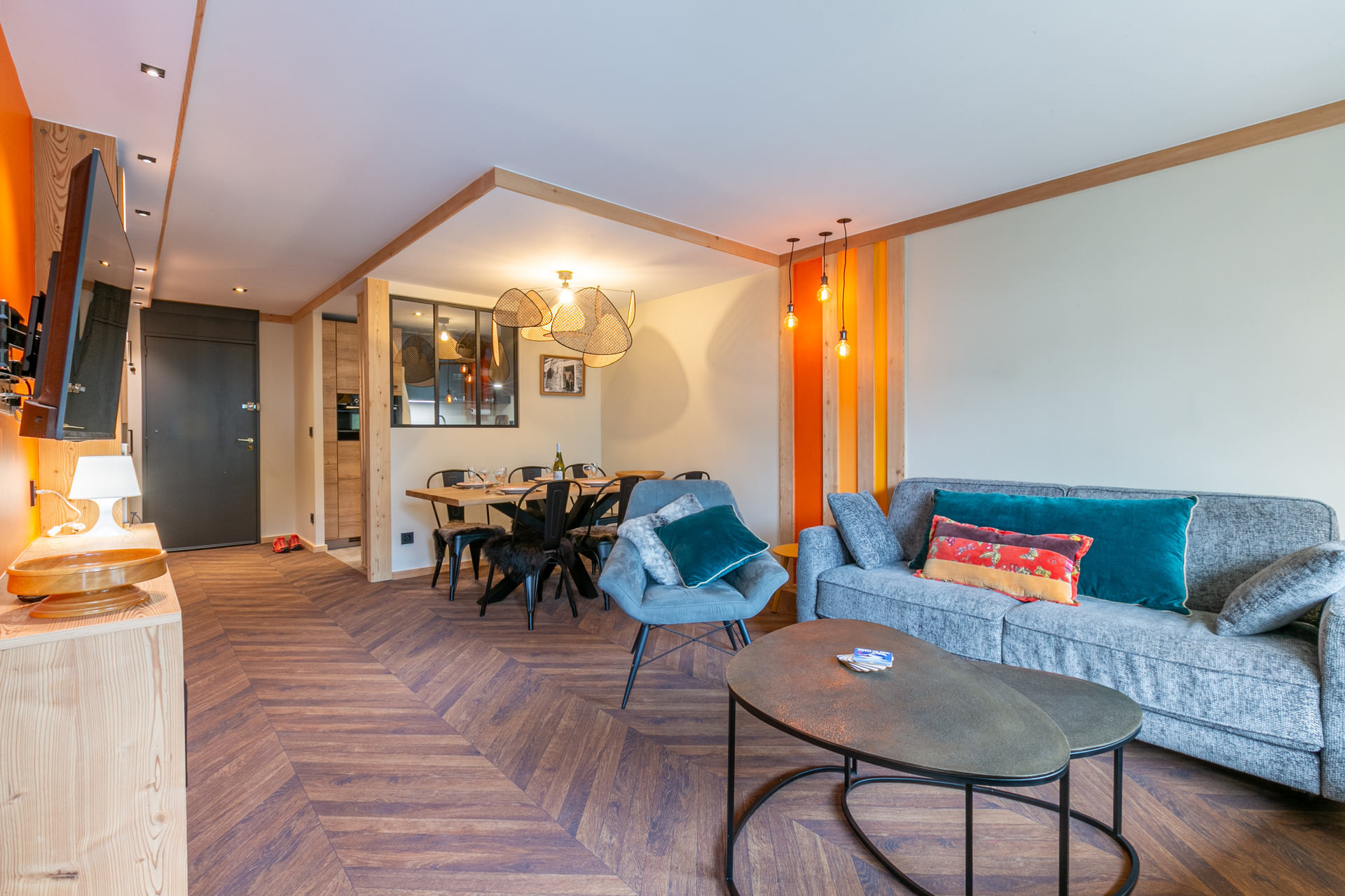 _lv_images__lot_0002340316_02_1456180