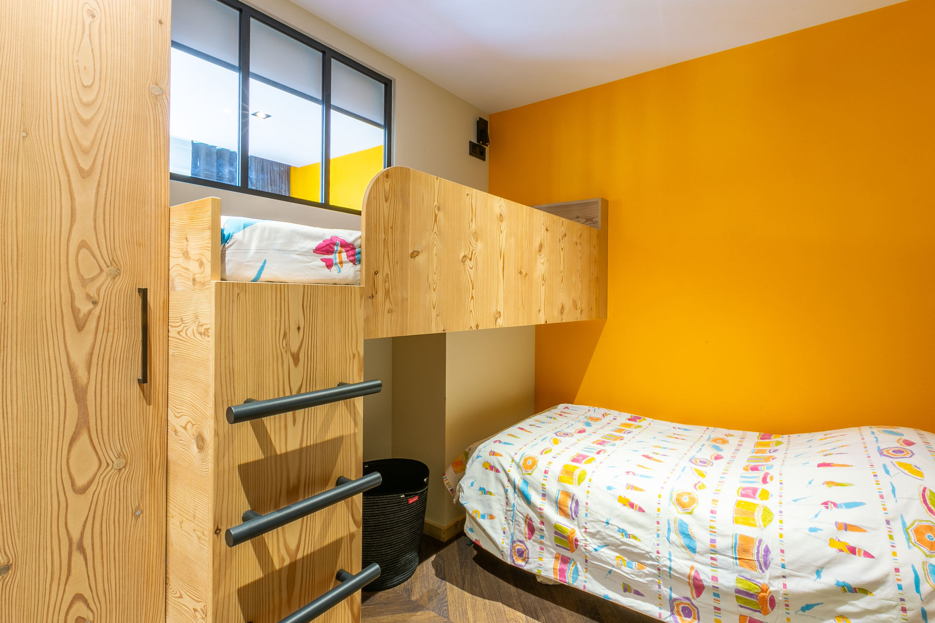 _lv_images__lot_0002340316_08_1456186