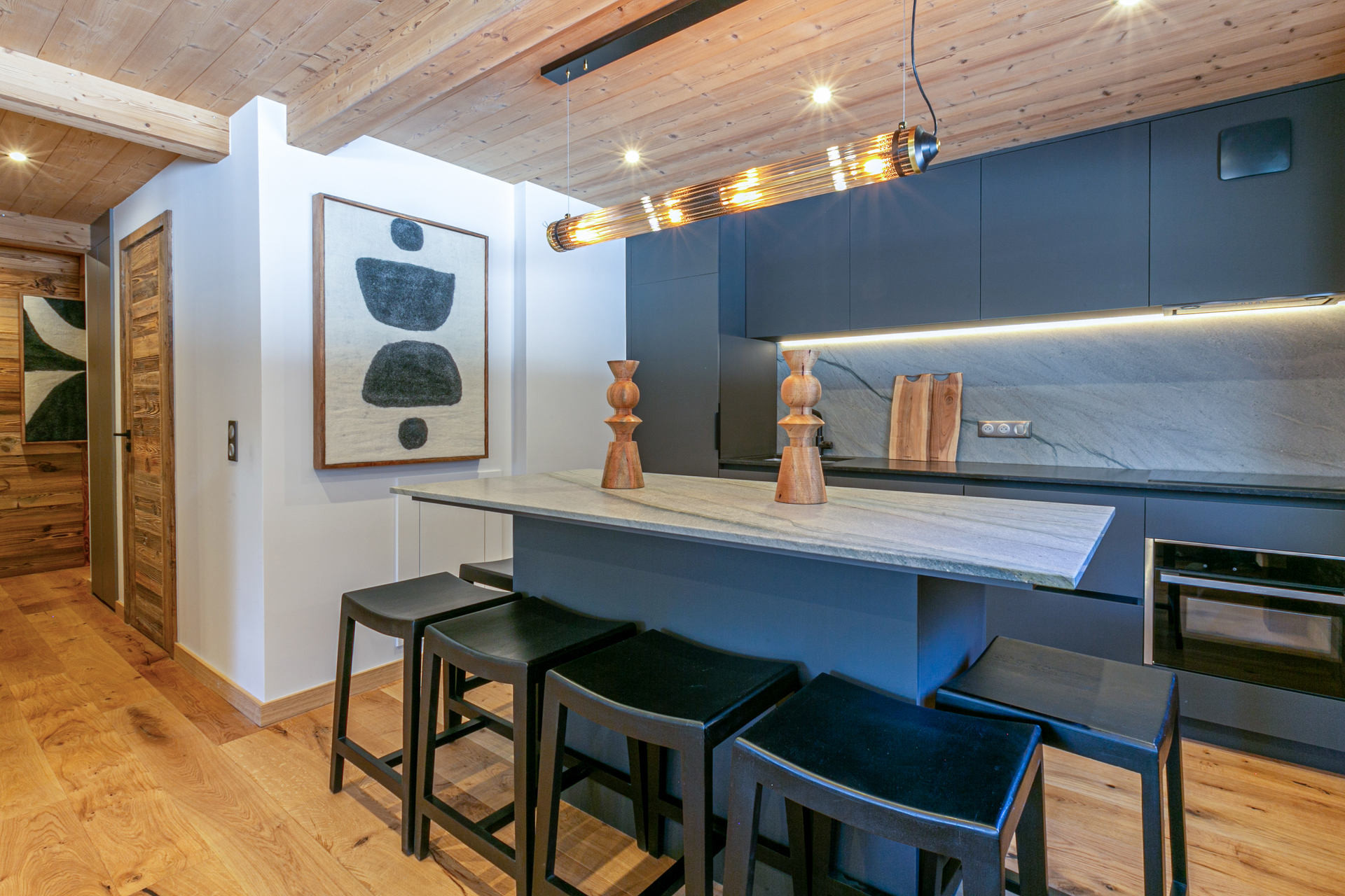 _lv_images__lot_0002340317_01_1455912