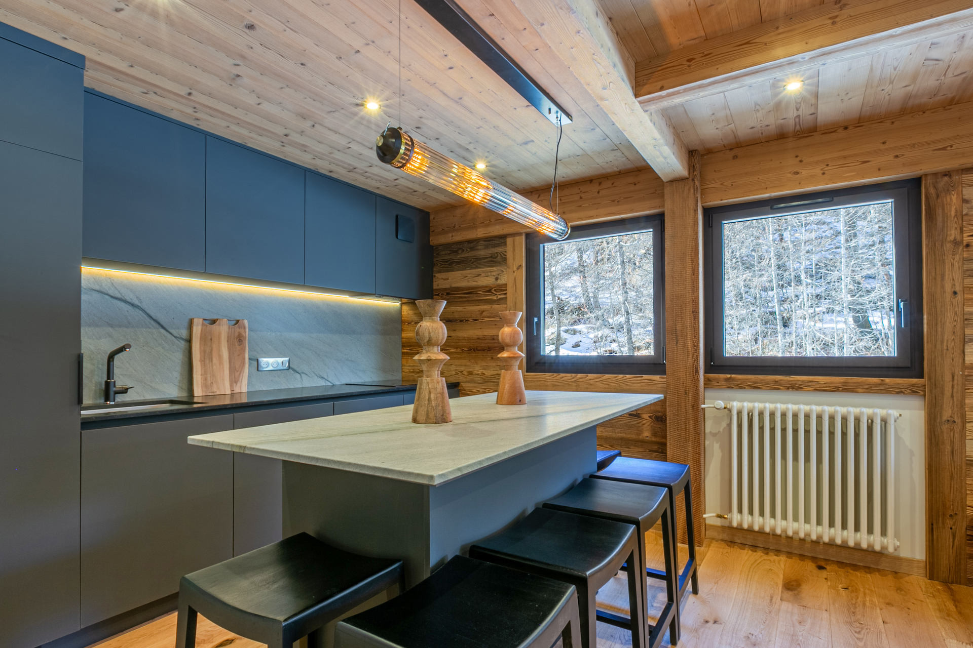 _lv_images__lot_0002340317_02_1455913