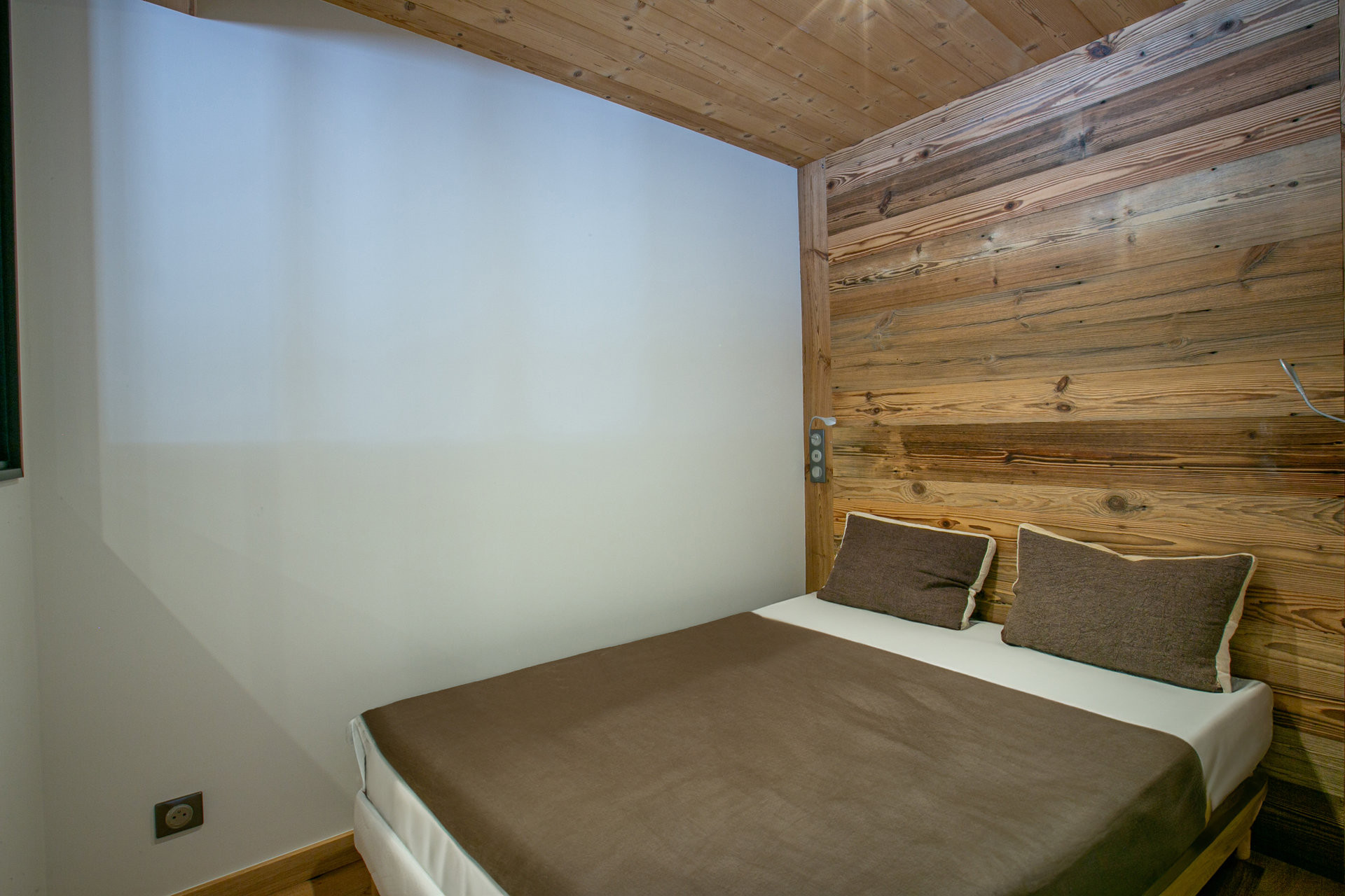 _lv_images__lot_0002340317_07_1455918