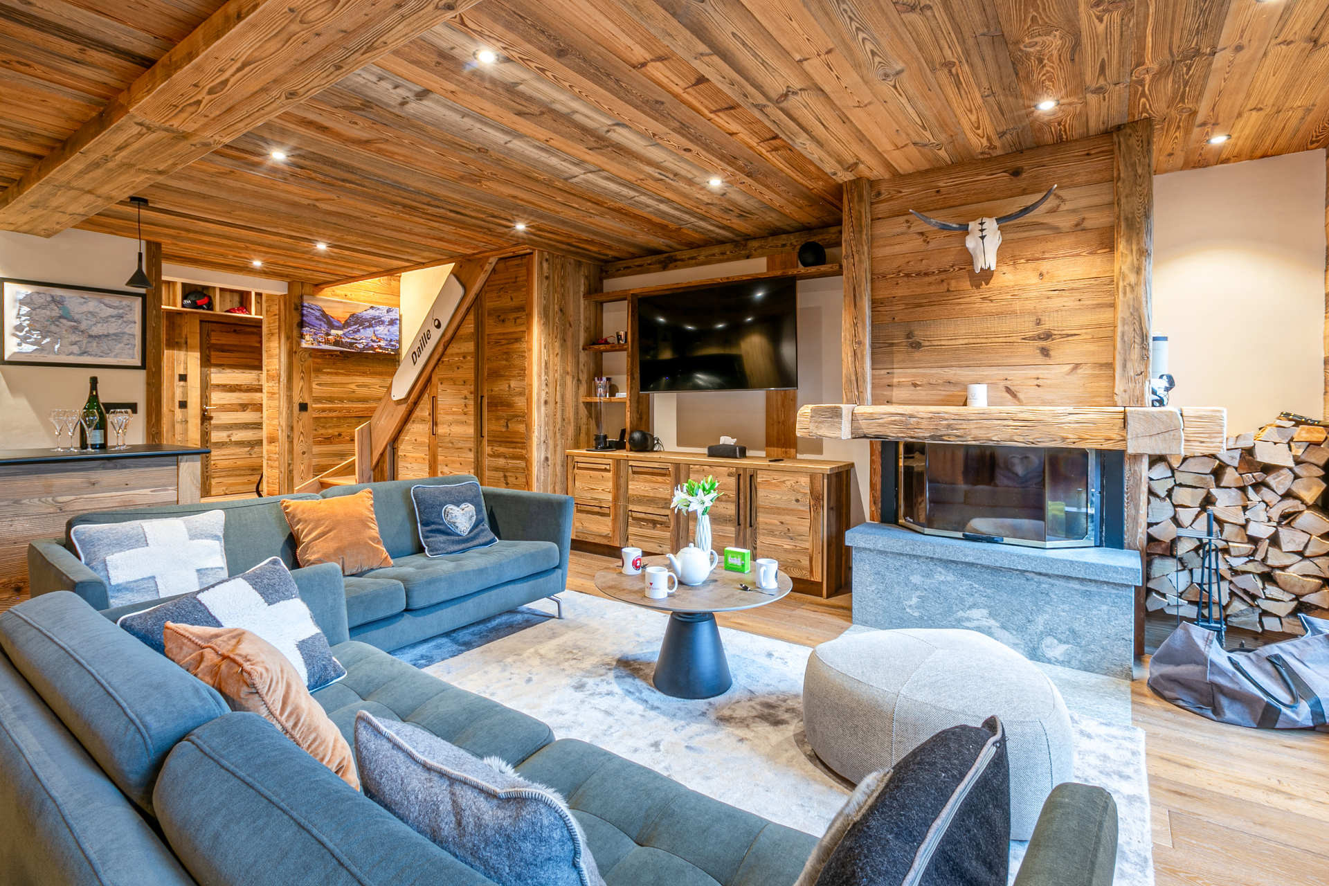 _lv_images__lot_0002340318_03_1456609