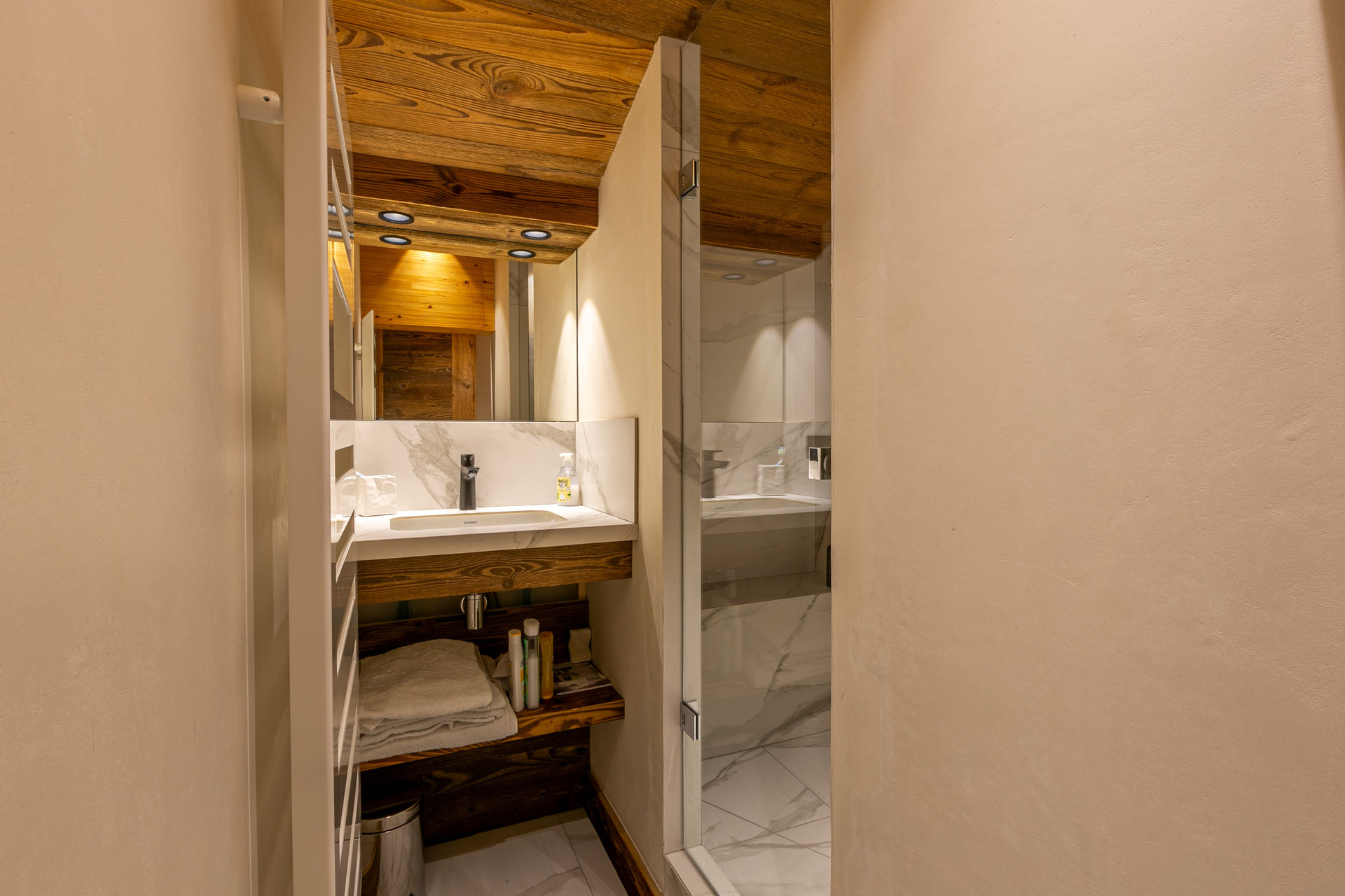 _lv_images__lot_0002340318_16_1456622