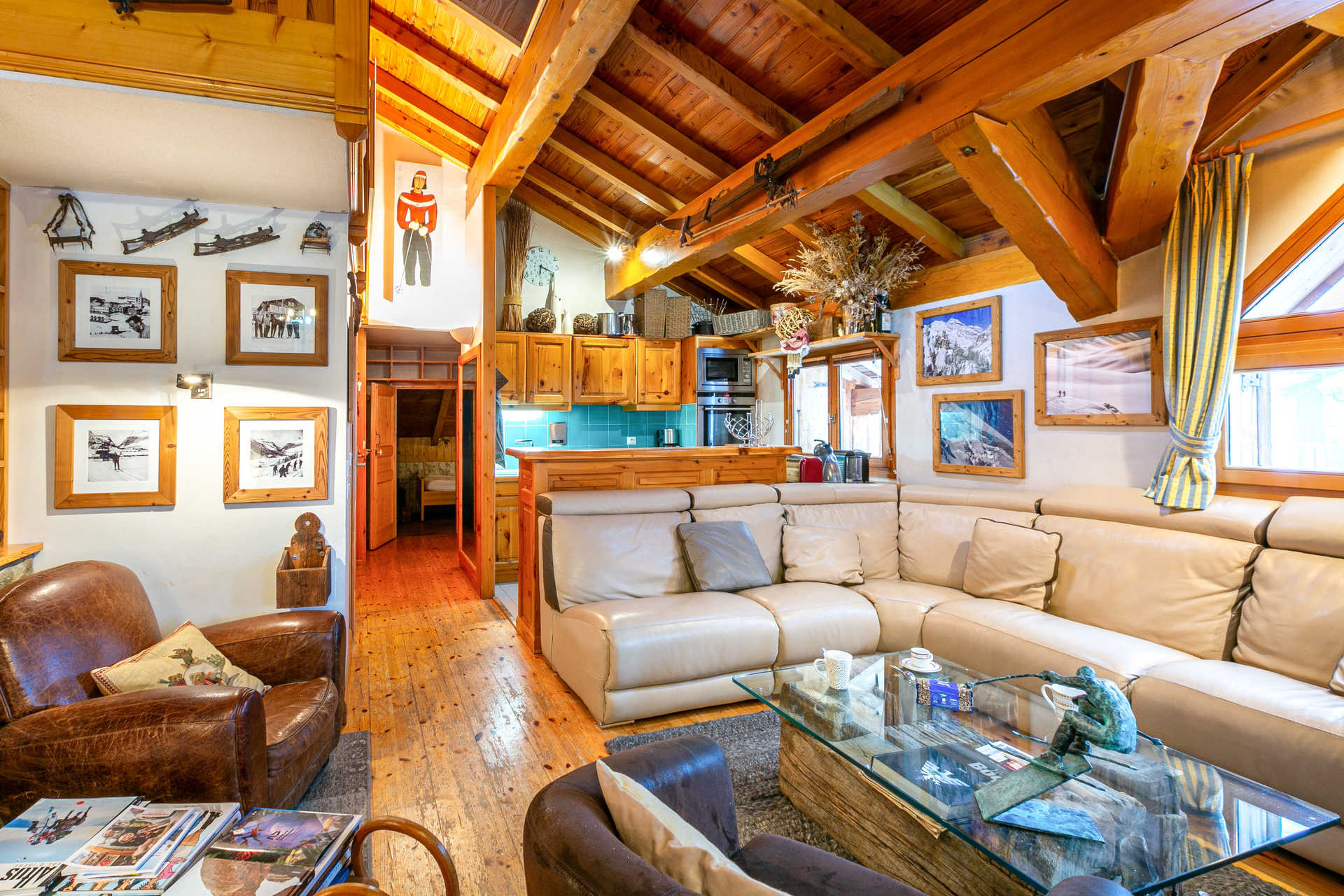 _lv_images__lot_0002340320_02_1456624