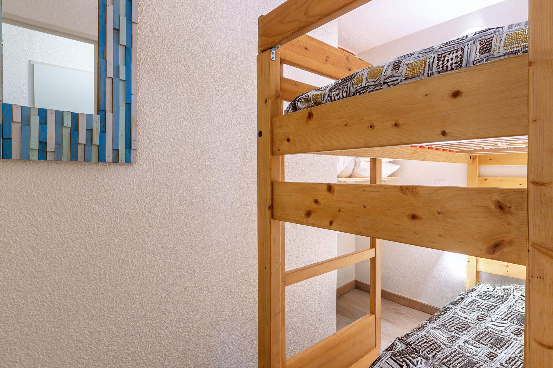 _lv_images__lot_0002340321_08_1456140