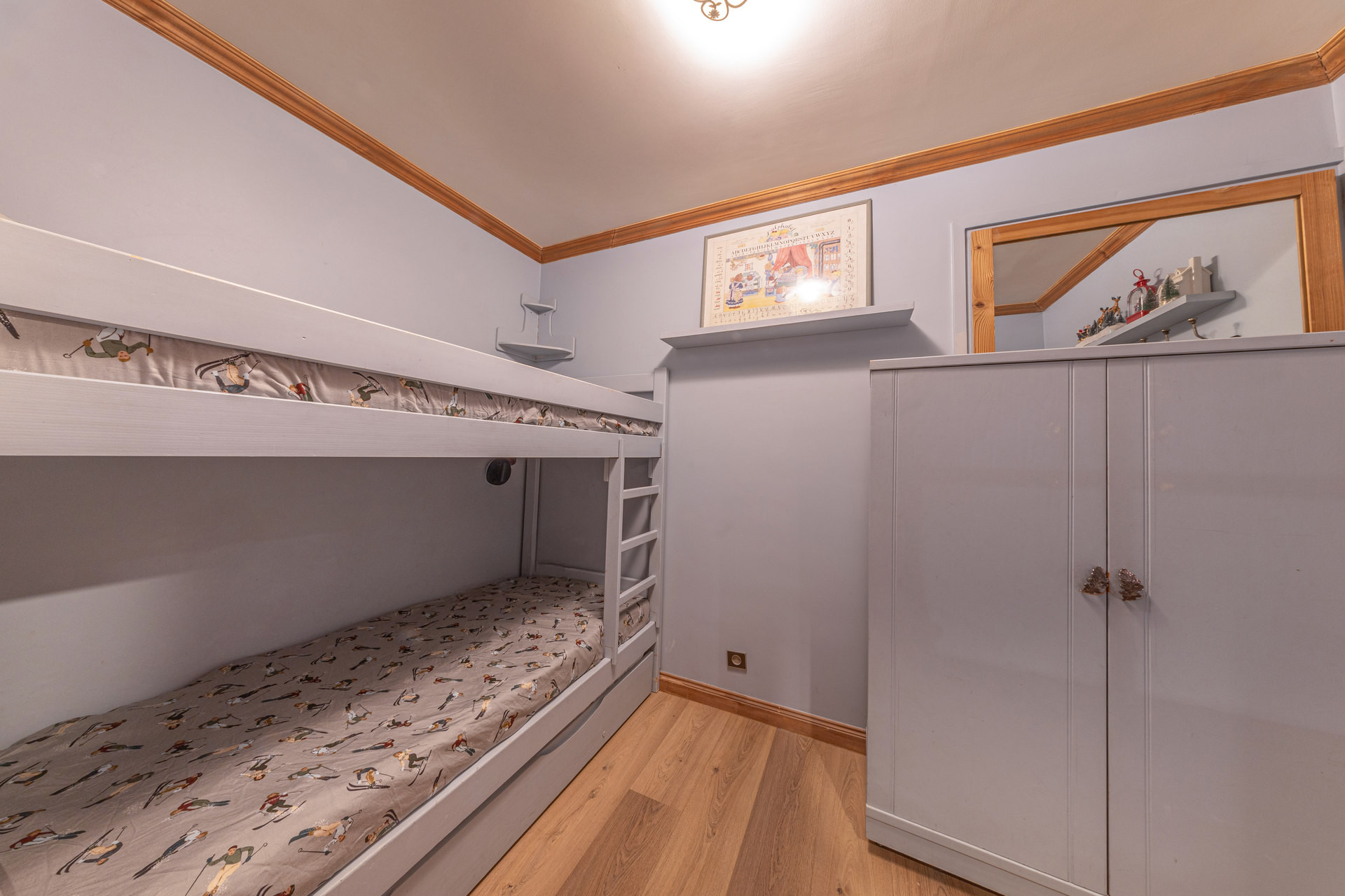 _lv_images__lot_0002340323_14_1454657