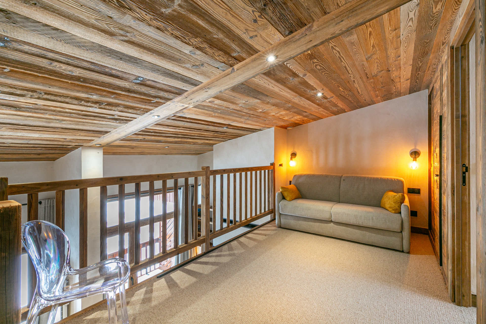 _lv_images__lot_0002340325_09_1455405