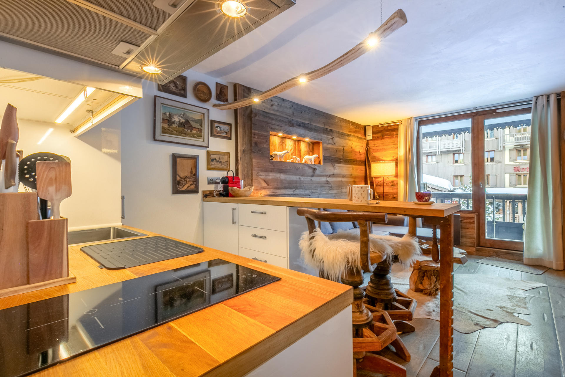 _lv_images__lot_0002340326_05_1455798