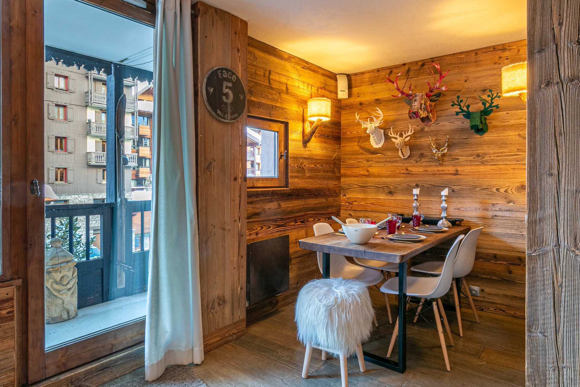 _lv_images__lot_0002340326_06_1455799