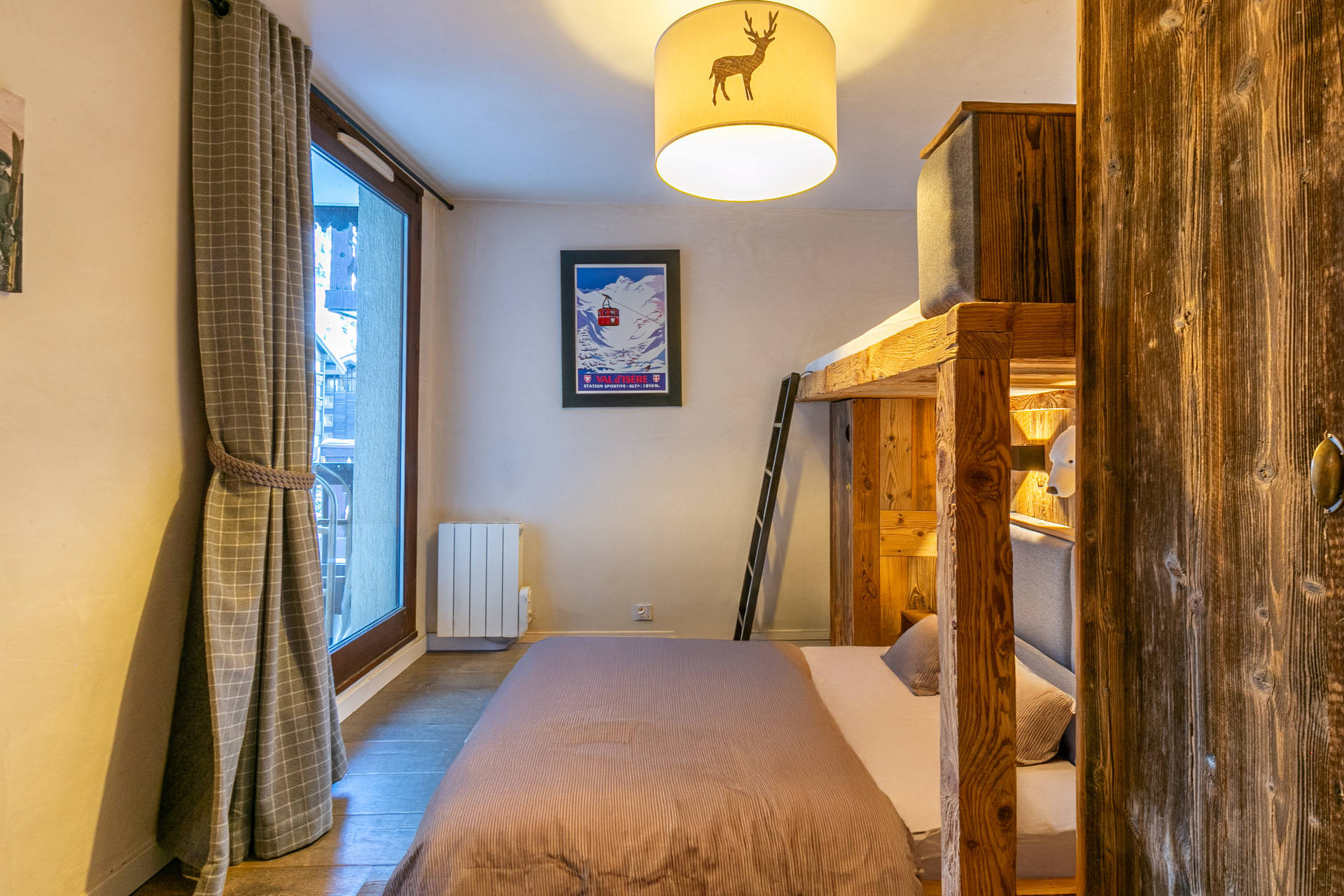 _lv_images__lot_0002340326_08_1455801