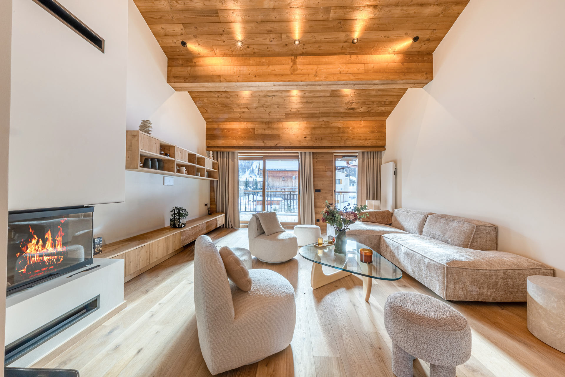 _lv_images__lot_0002340328_01_1454706