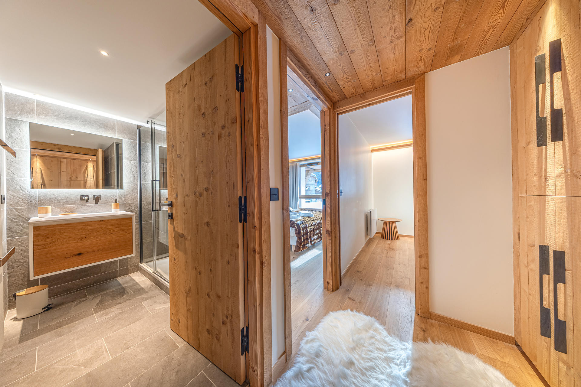 _lv_images__lot_0002340328_08_1454713