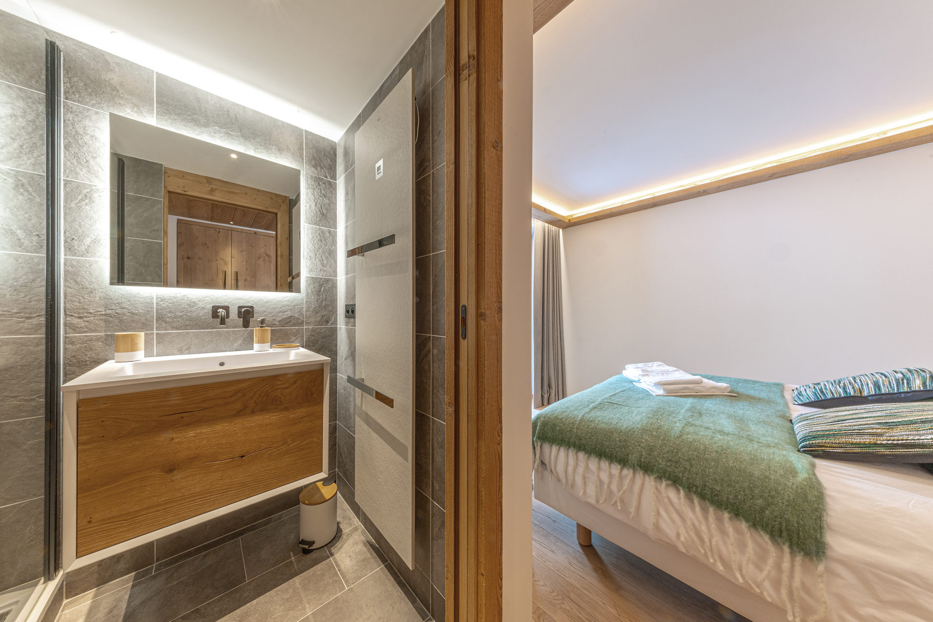 _lv_images__lot_0002340328_11_1454716