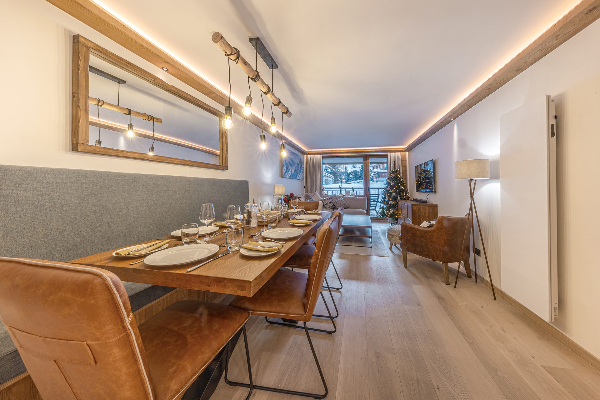 _lv_images__lot_0002340329_04_1455113