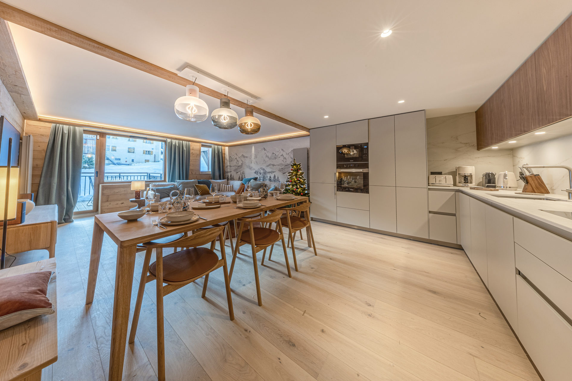 _lv_images__lot_0002340333_06_1454965