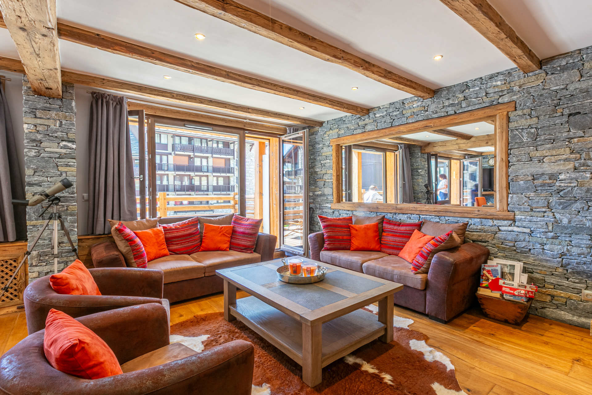 _lv_images__lot_0002340339_01_1456881