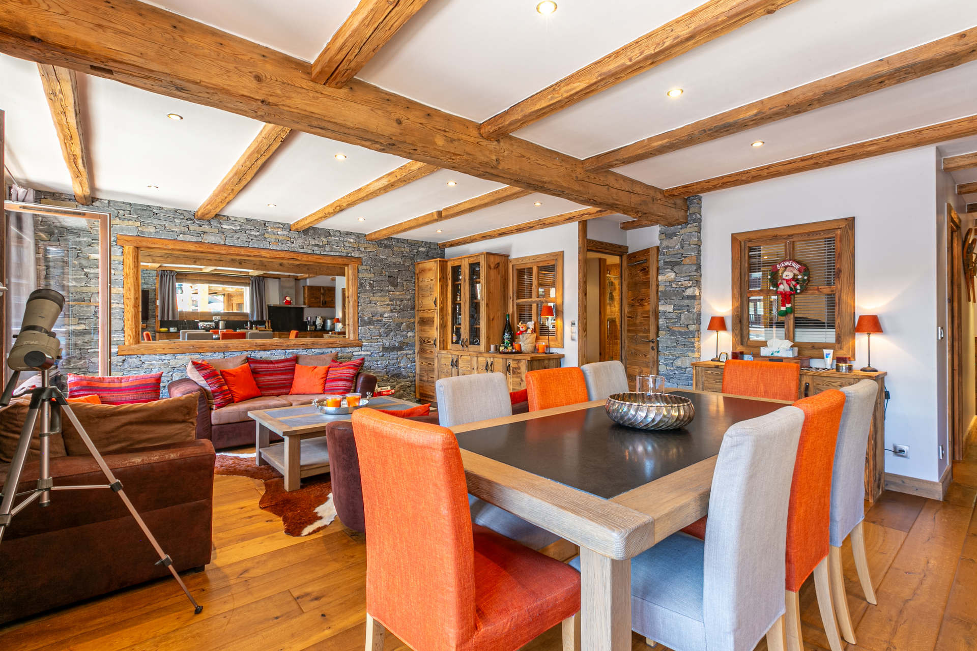 _lv_images__lot_0002340339_04_1456884