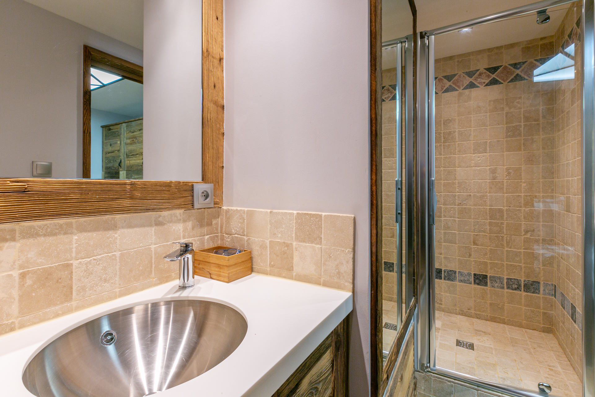 _lv_images__lot_0002340339_10_1456890