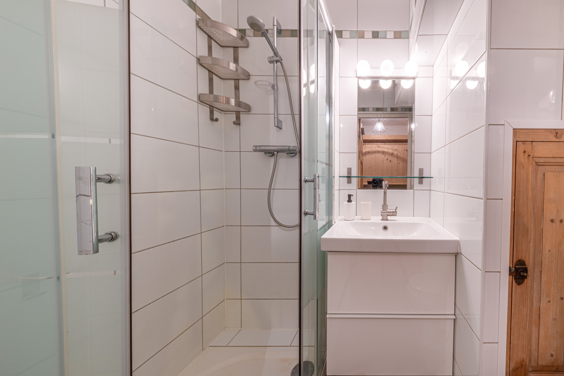 _lv_images__lot_0002340340_13_1454594