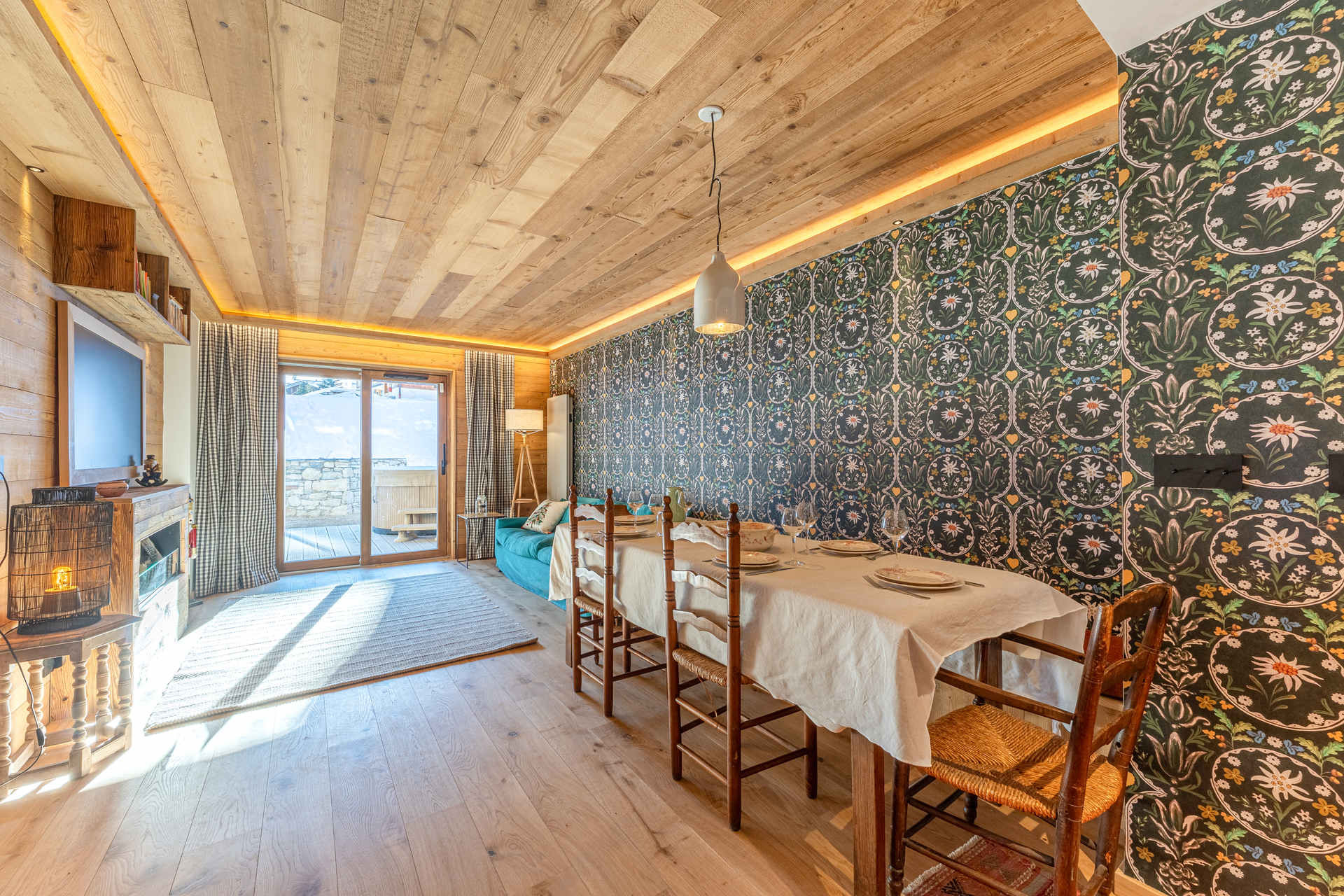 _lv_images__lot_0002340344_04_1455097