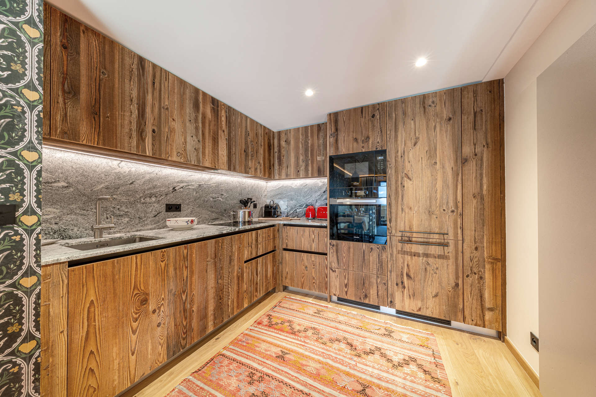 _lv_images__lot_0002340344_06_1455099