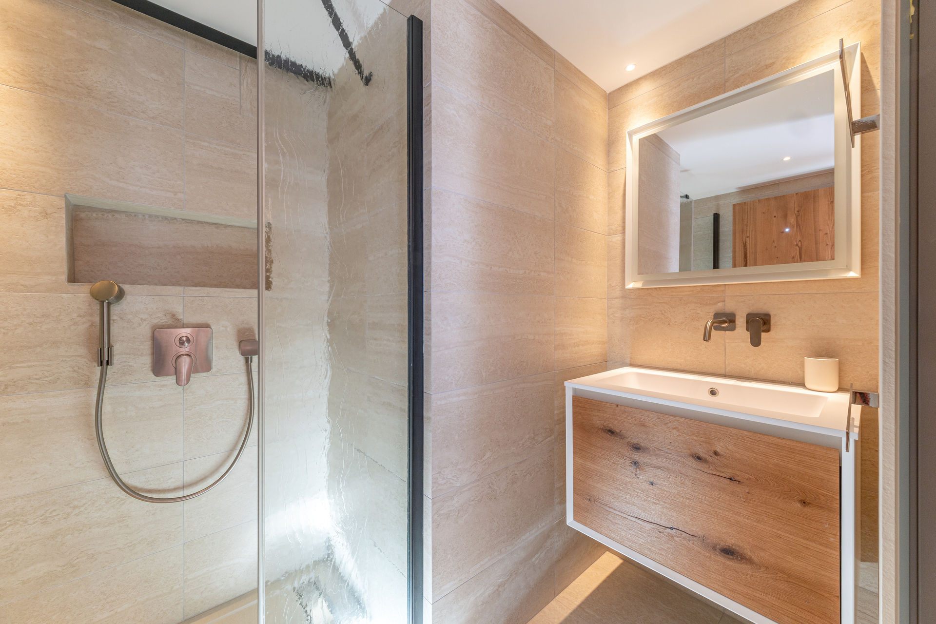 _lv_images__lot_0002340344_09_1455102