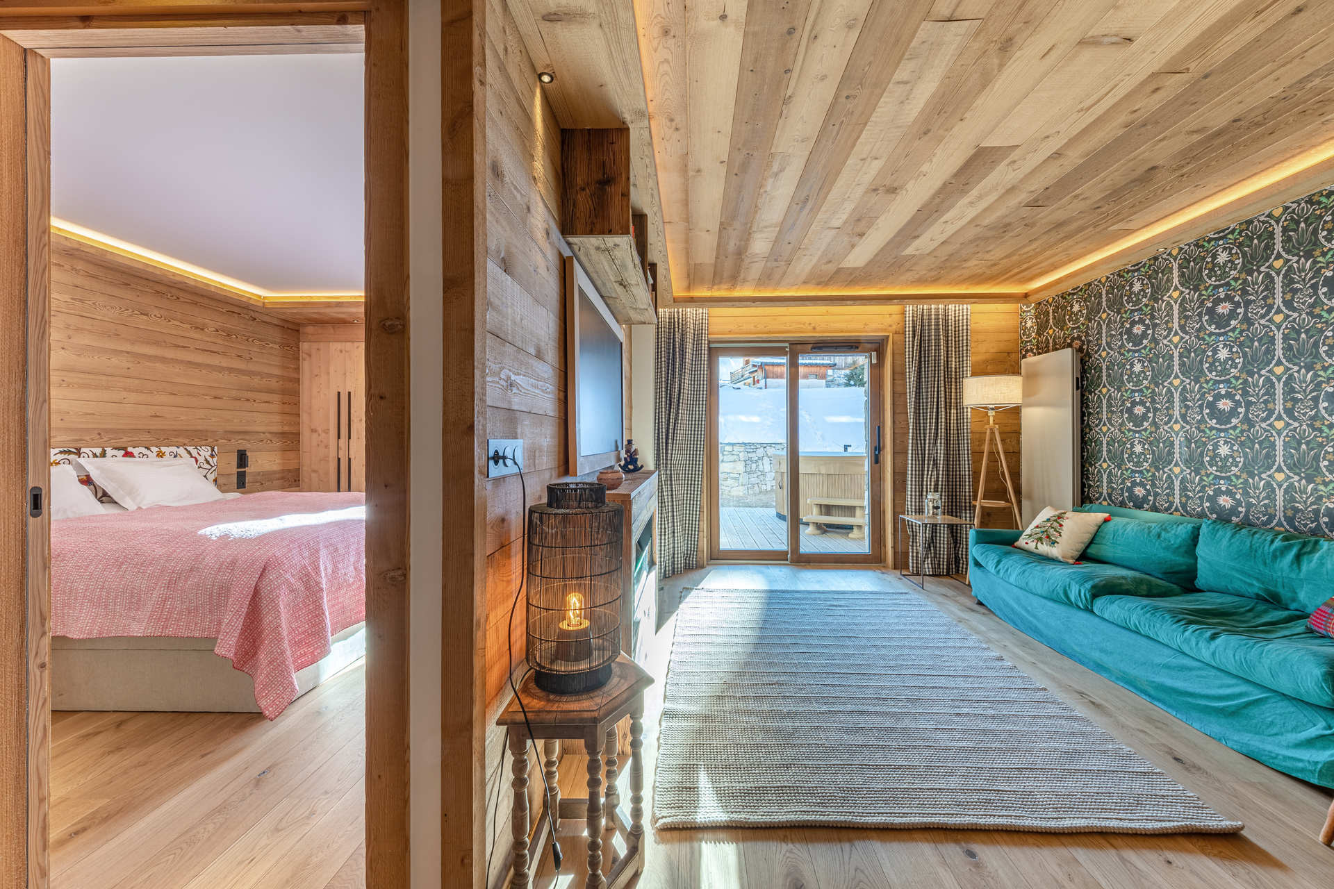 _lv_images__lot_0002340344_10_1455103