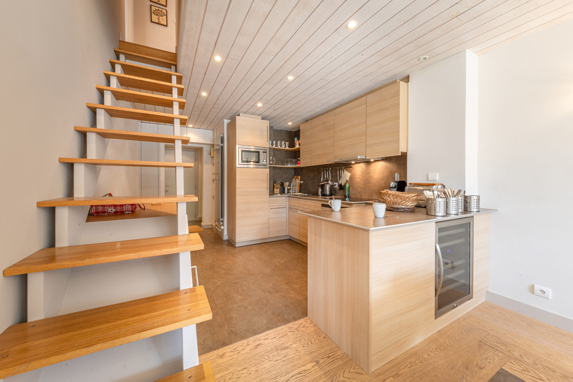 _lv_images__lot_0002340346_07_1454871