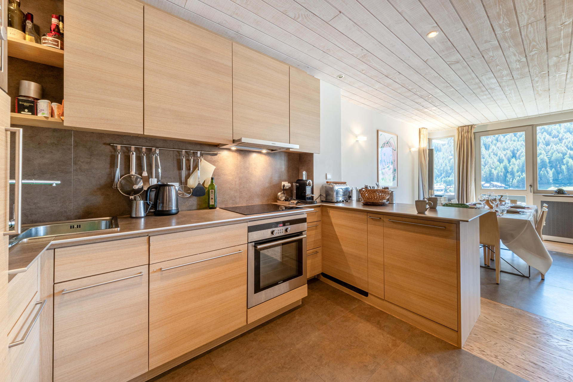 _lv_images__lot_0002340346_08_1454872