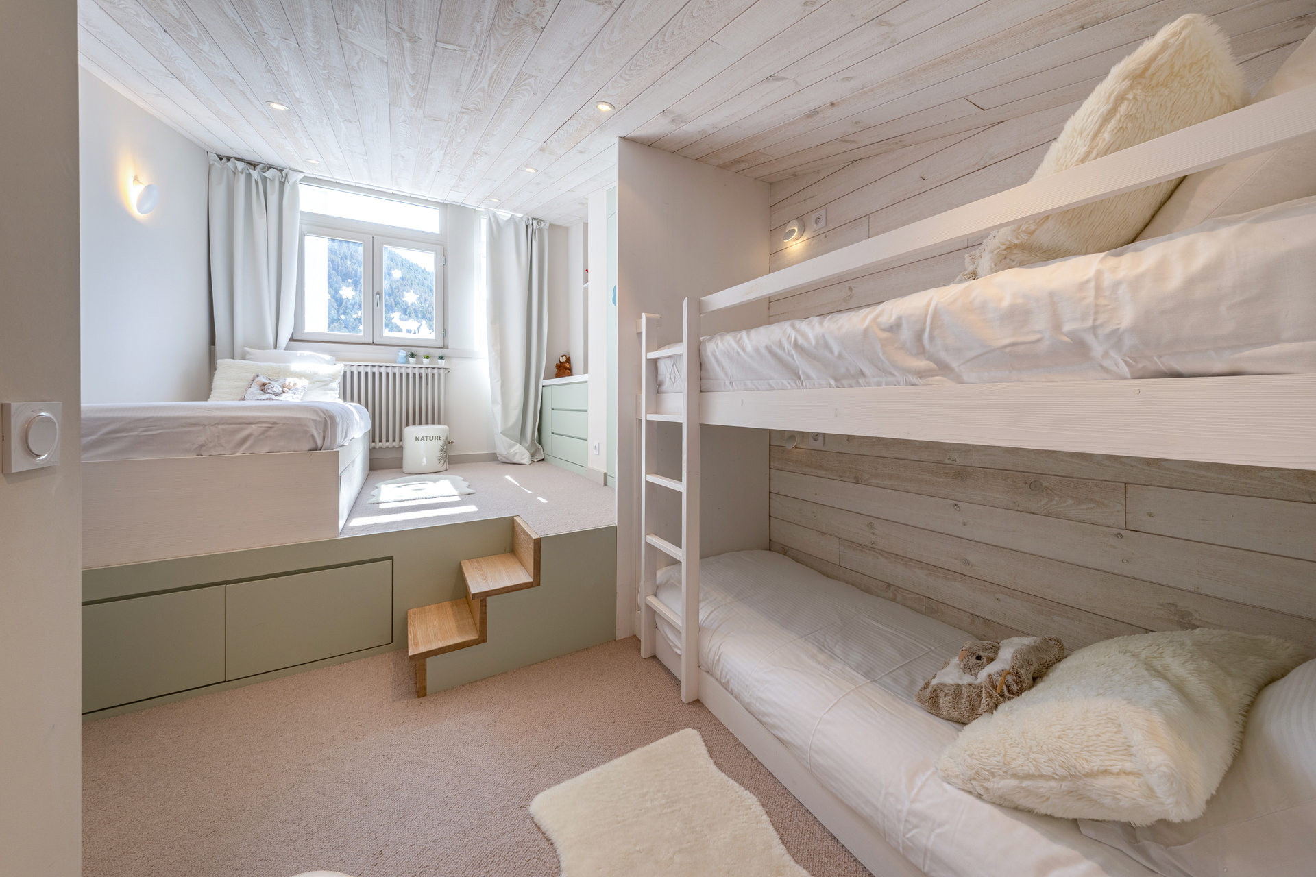 _lv_images__lot_0002340346_12_1454876