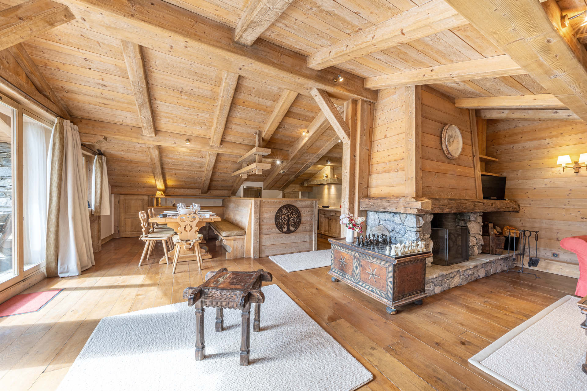 _lv_images__lot_0002340348_05_1454789