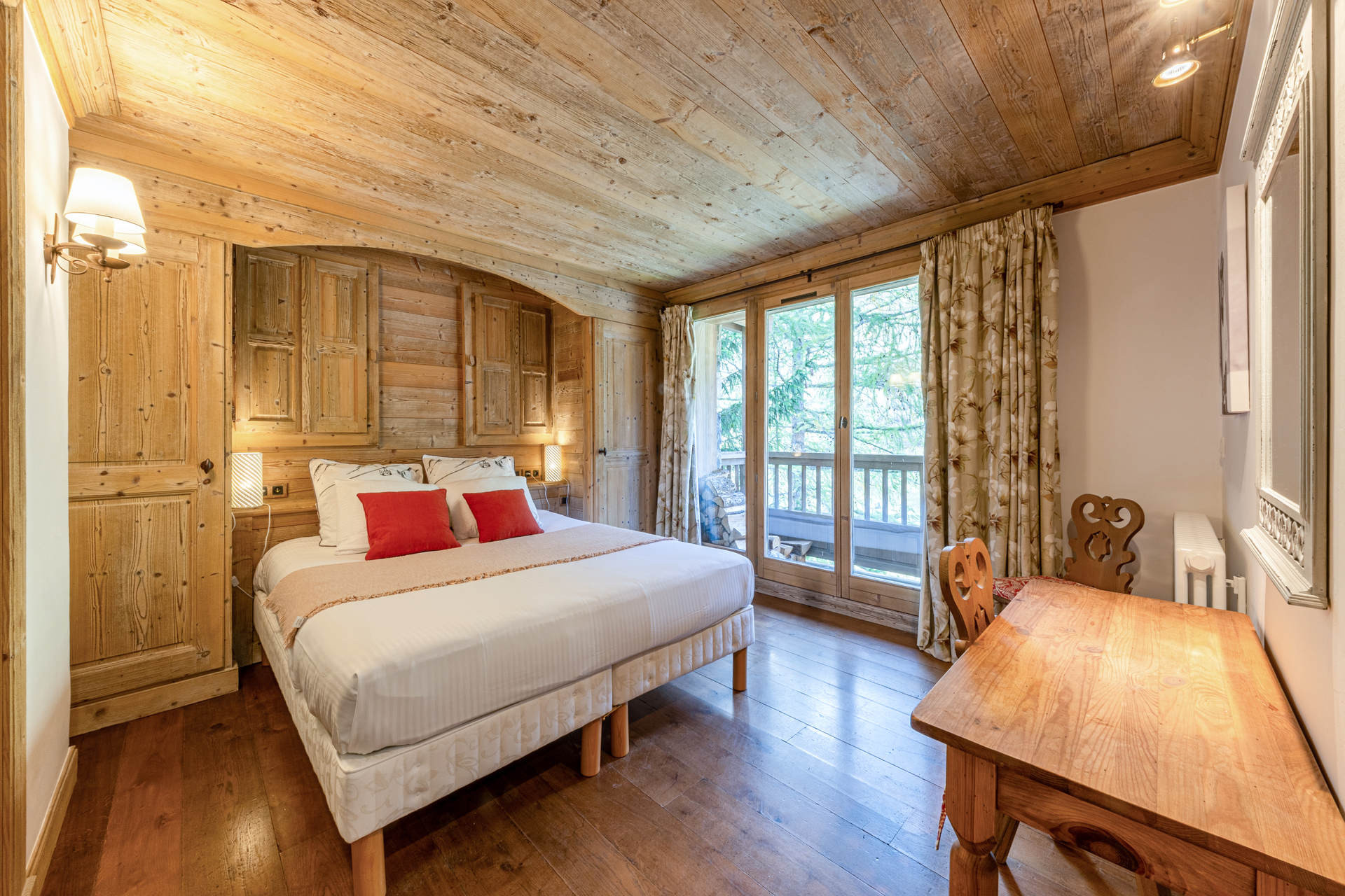 _lv_images__lot_0002340348_12_1454796