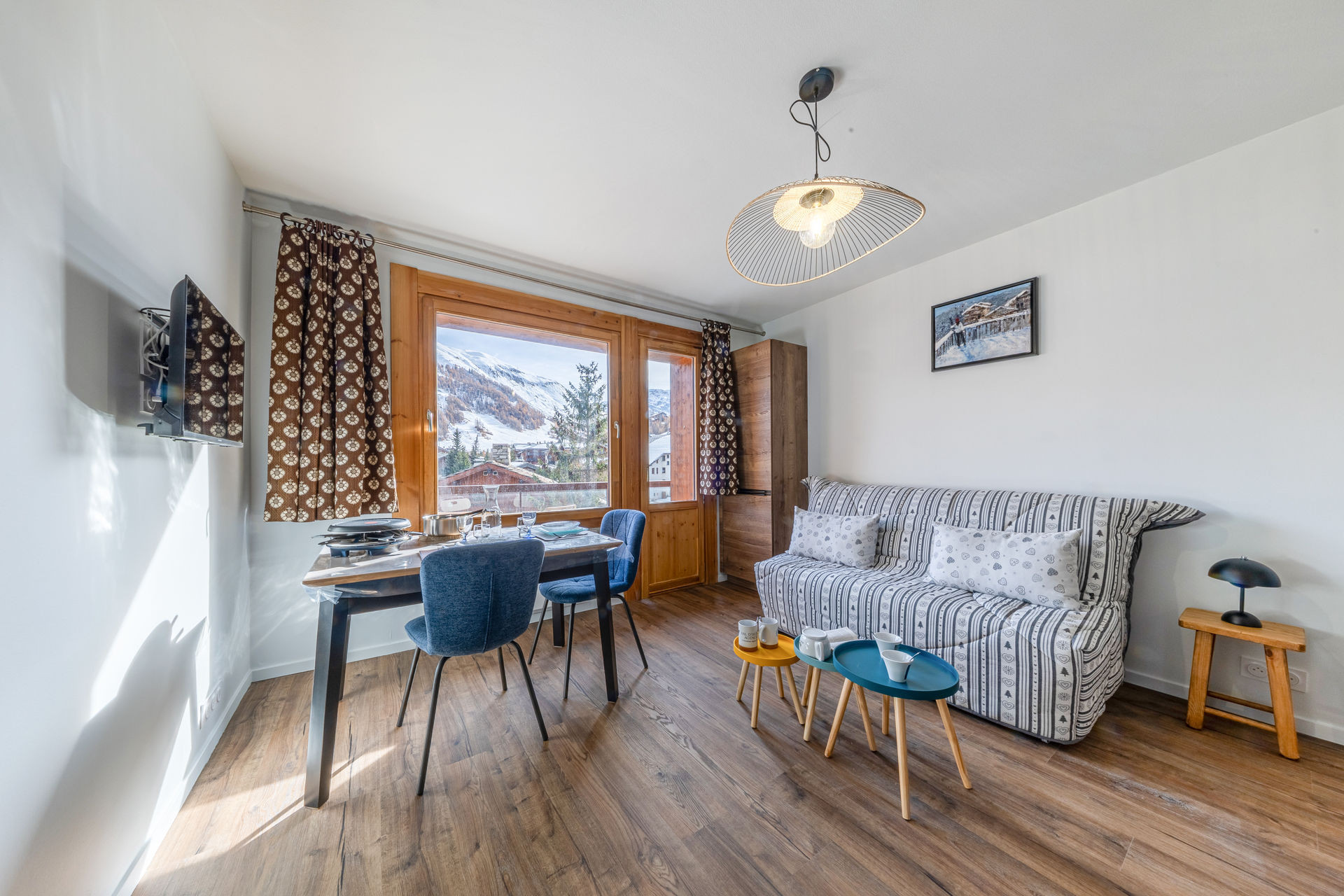 _lv_images__lot_0002340353_01_1456284