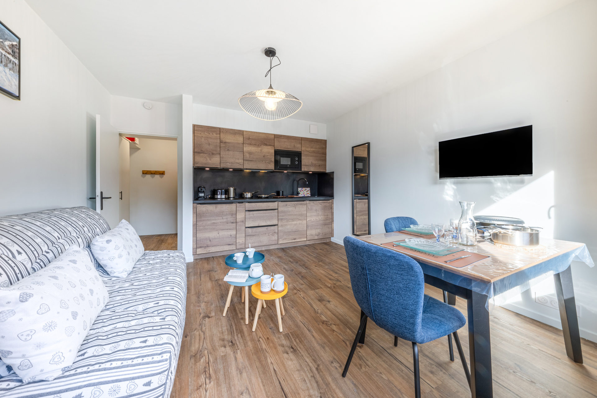 _lv_images__lot_0002340353_04_1456287