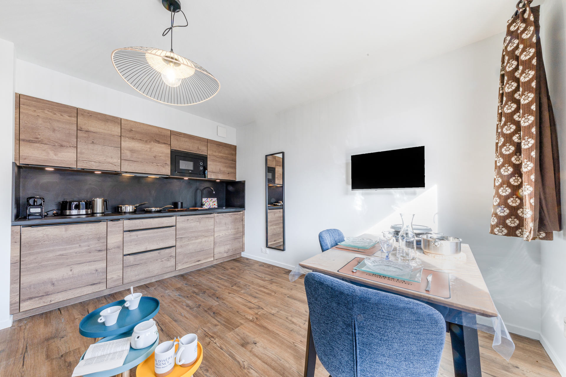 _lv_images__lot_0002340353_06_1456289