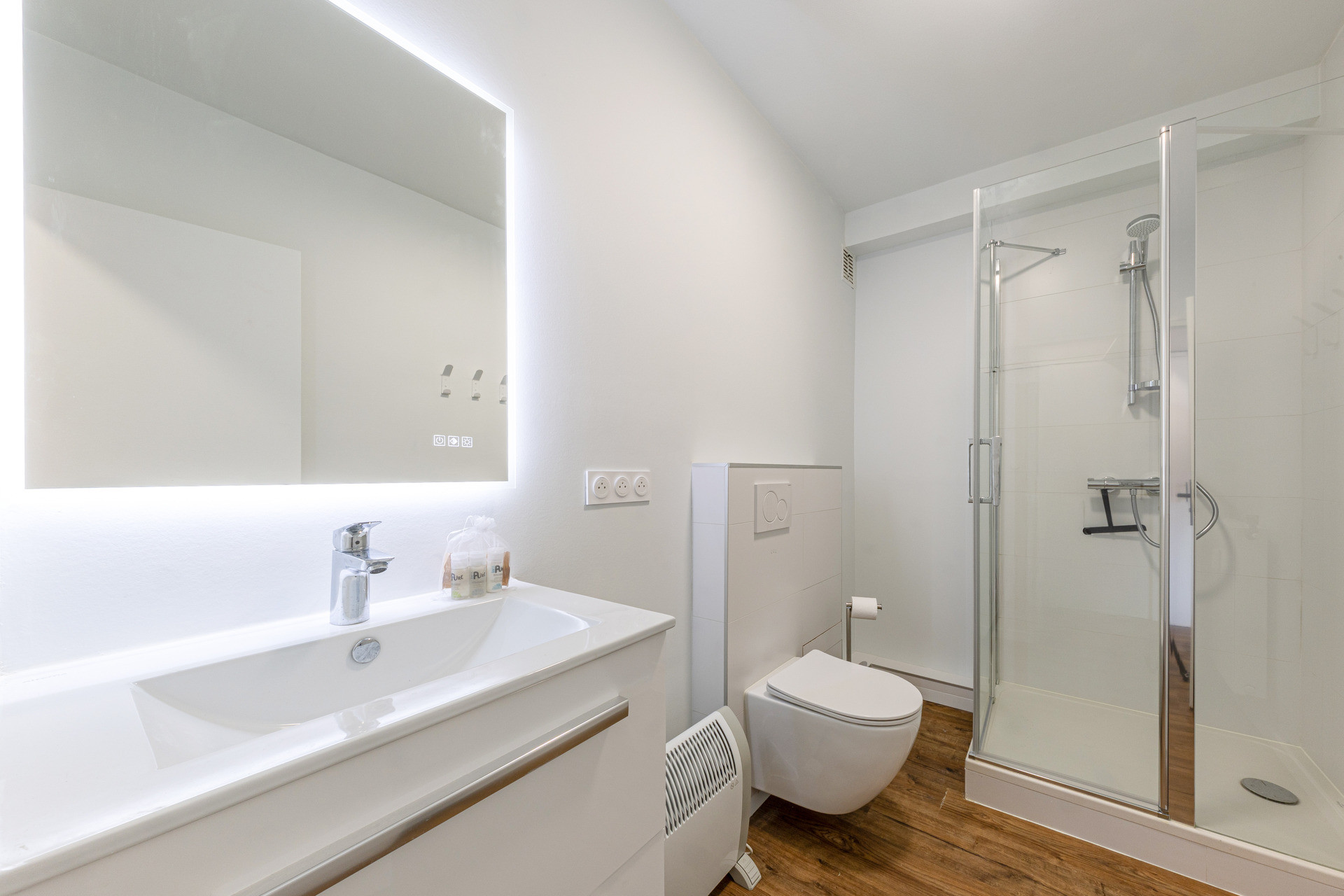 _lv_images__lot_0002340353_08_1456291