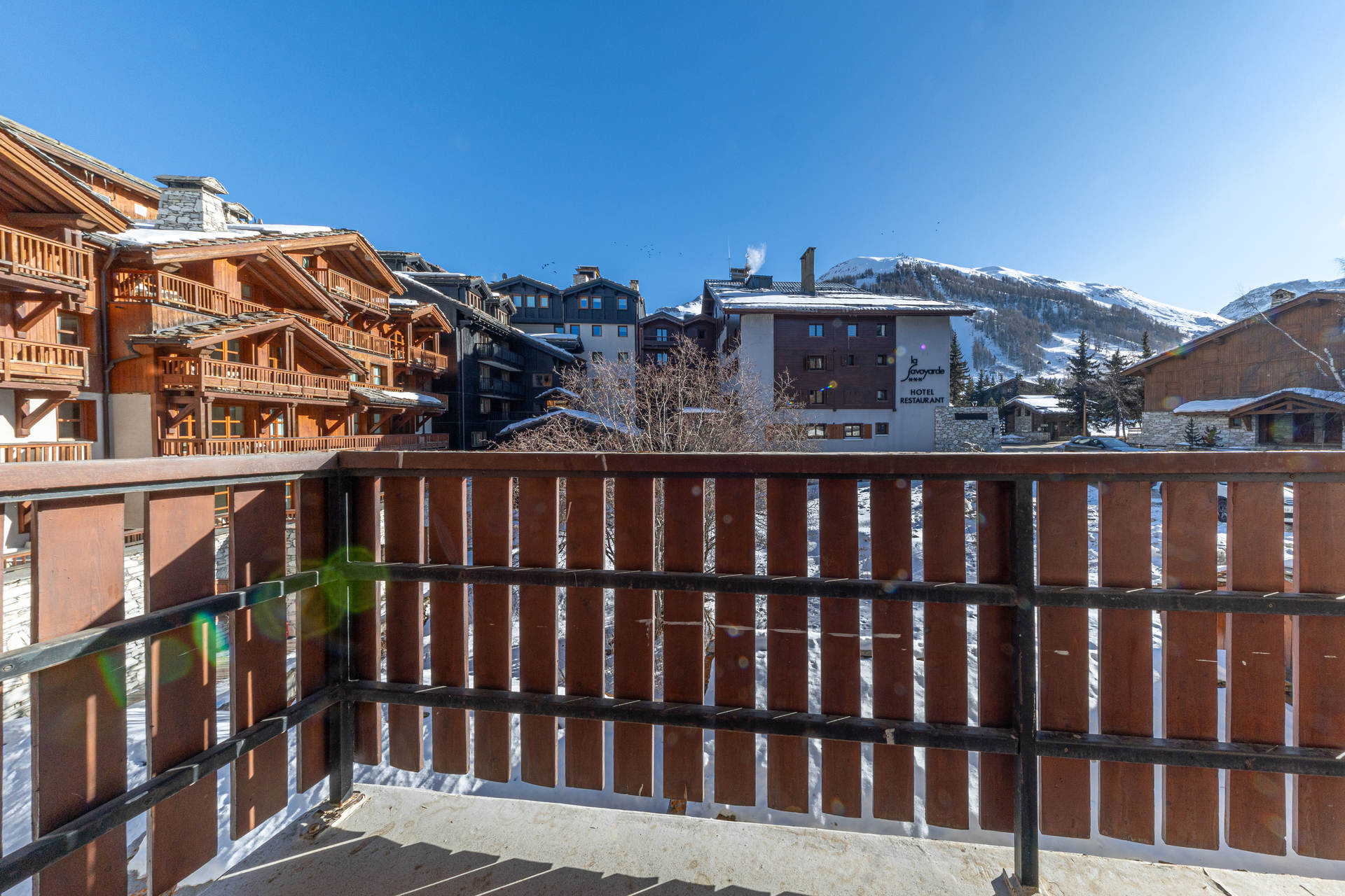 _lv_images__lot_0002340357_16_1455245