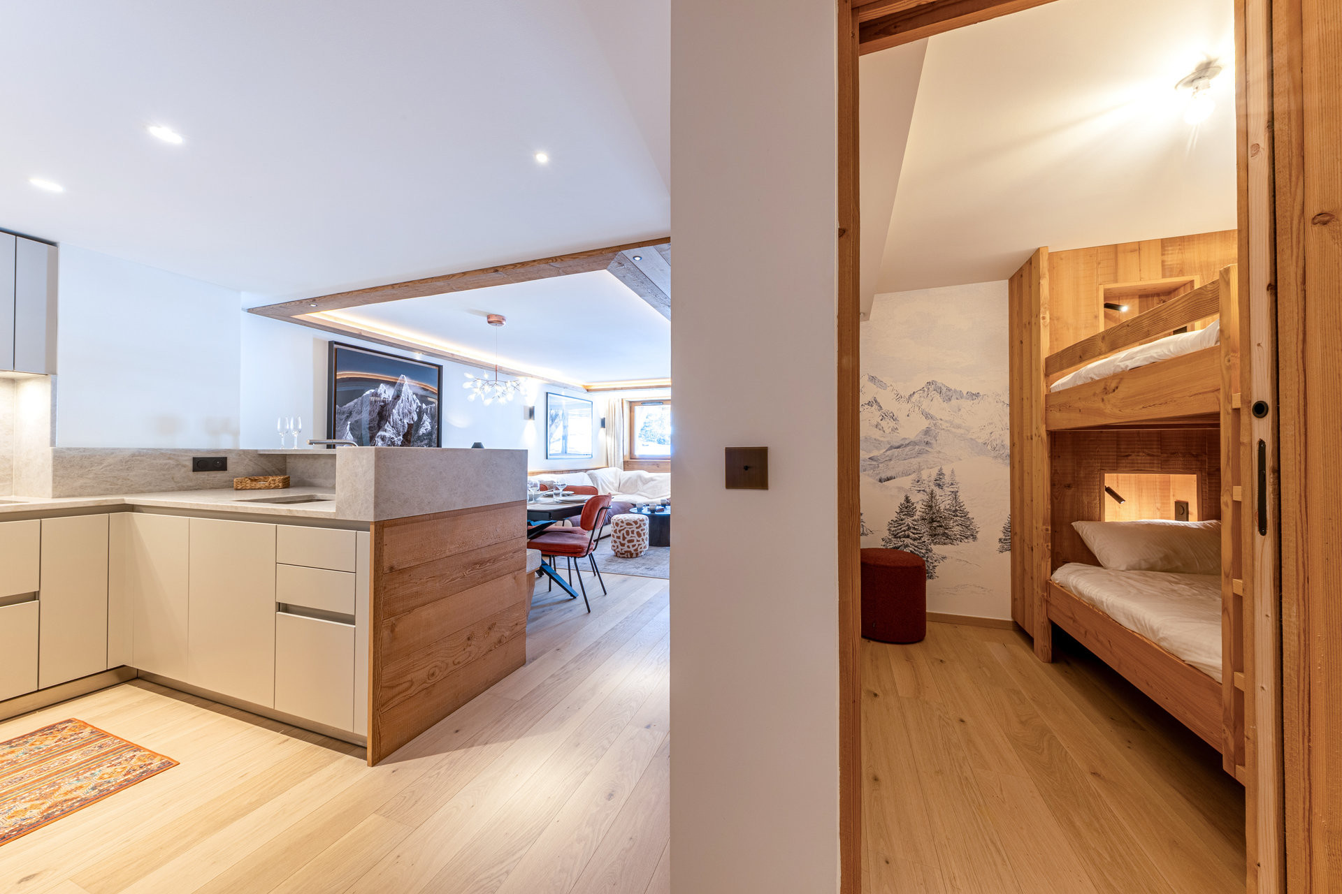 _lv_images__lot_0002340358_12_1455486