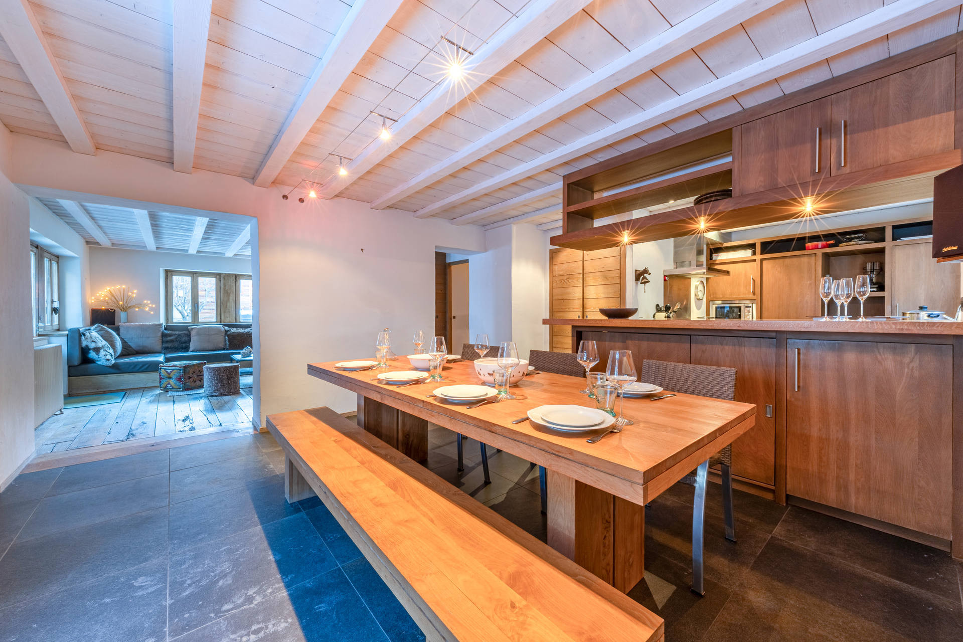 _lv_images__lot_0002340359_05_1454522