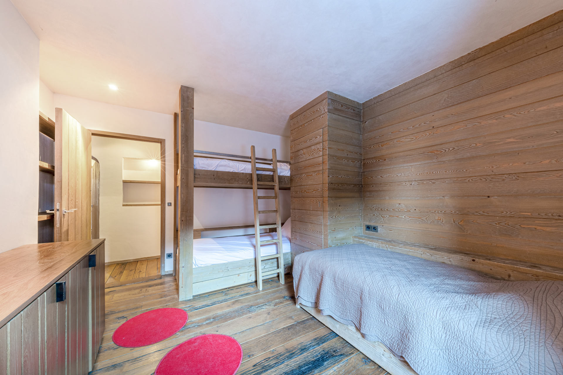 _lv_images__lot_0002340359_11_1454528