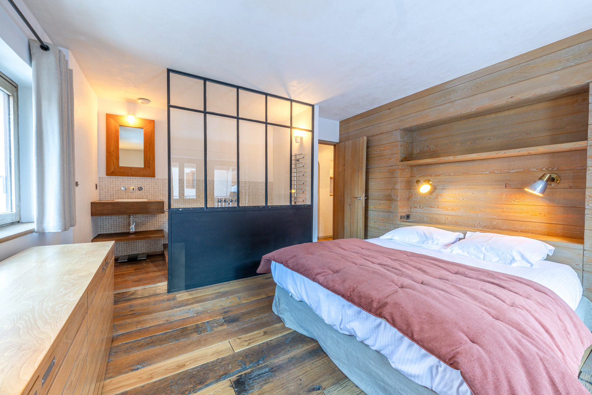 _lv_images__lot_0002340359_12_1454529