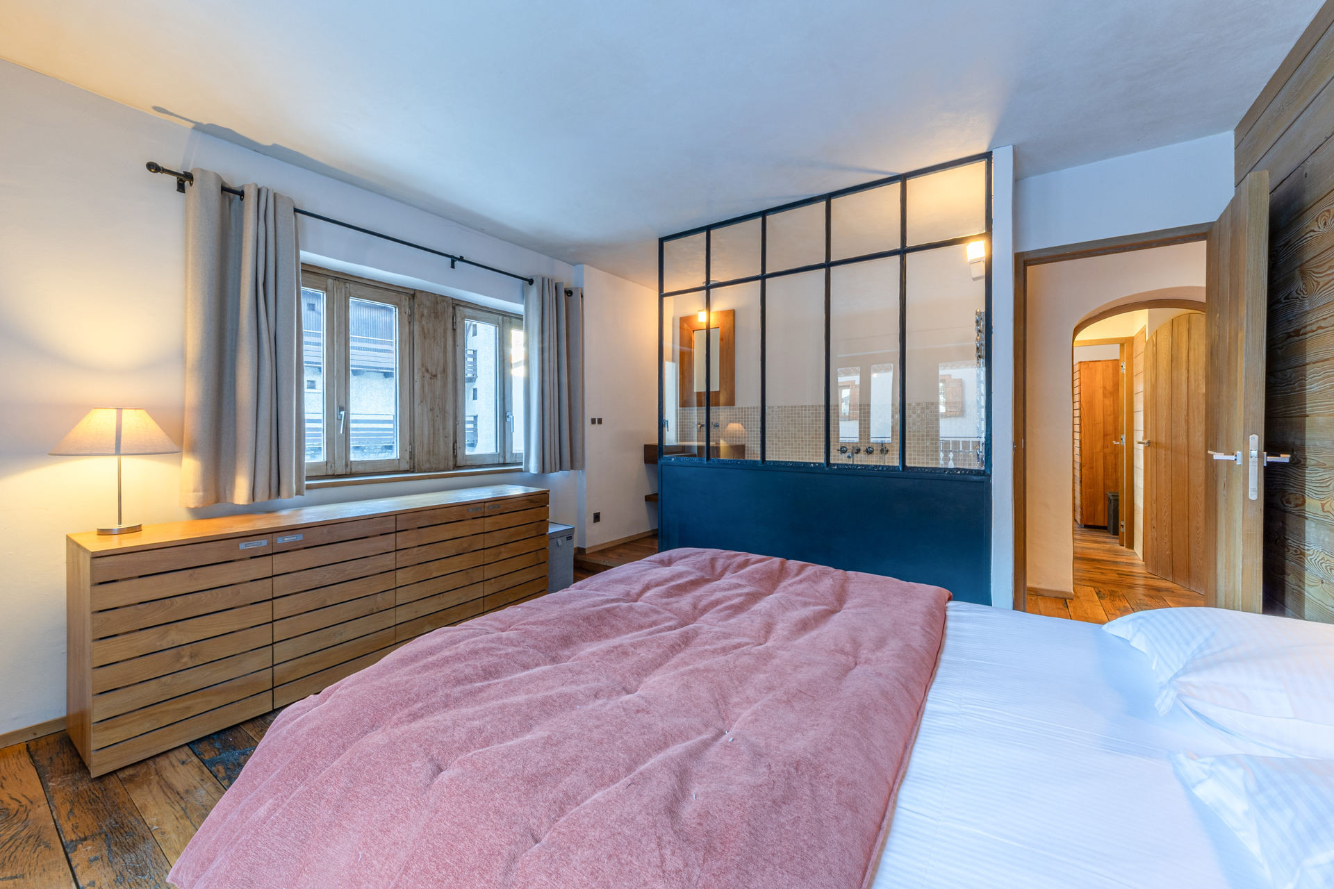 _lv_images__lot_0002340359_13_1454530