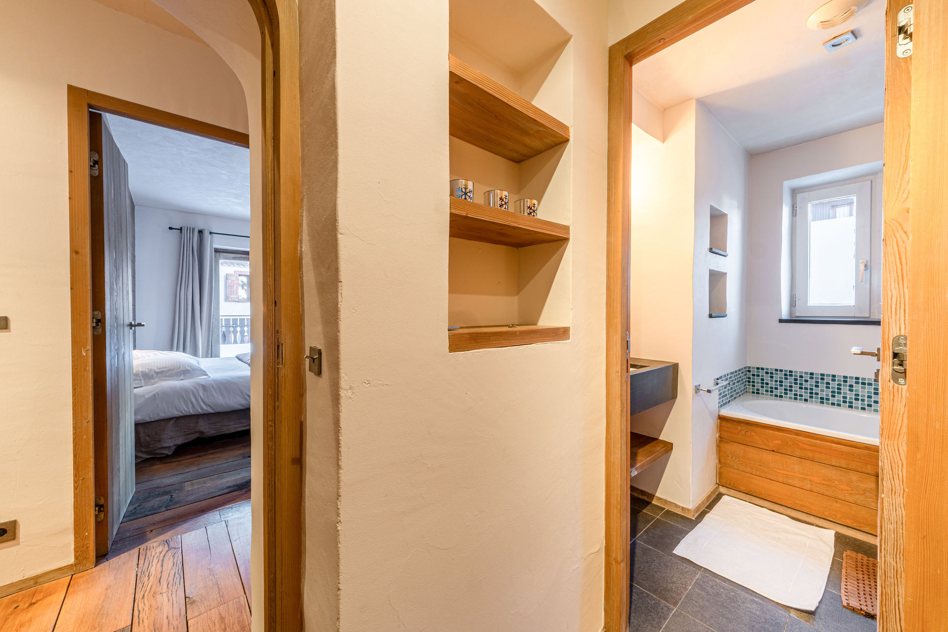 _lv_images__lot_0002340359_15_1454532